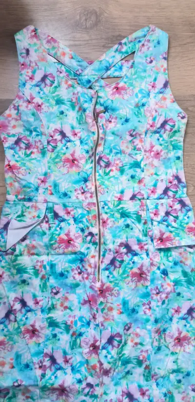 Vestido floral colorido para mujer - miniatura 3