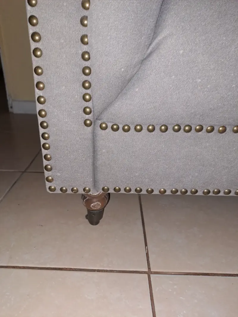 Sofá capitone chesterfield gris - 5