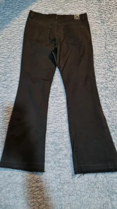 Pantalón negro campana talla 38 - miniatura 3