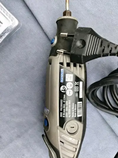 Herramienta rotativa Dremel 3000 - miniatura 2