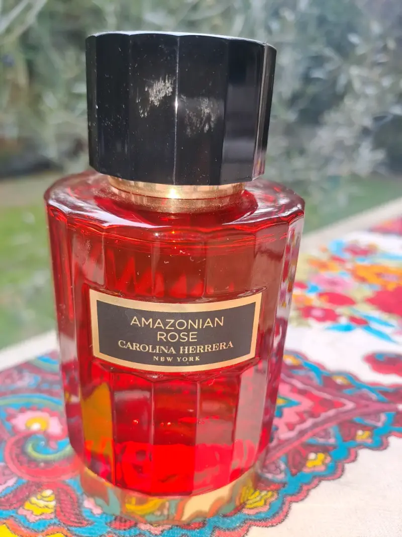 Perfume Carolina Herrera Amazonian Rose - 1