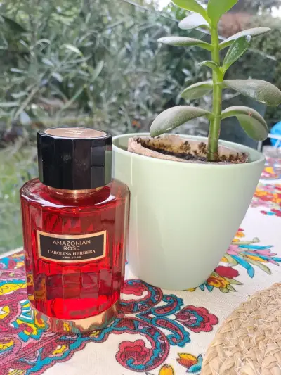 Perfume Carolina Herrera Amazonian Rose - miniatura 2
