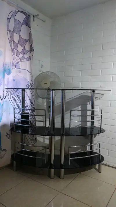 Bar de vidrio y metal - miniatura 2