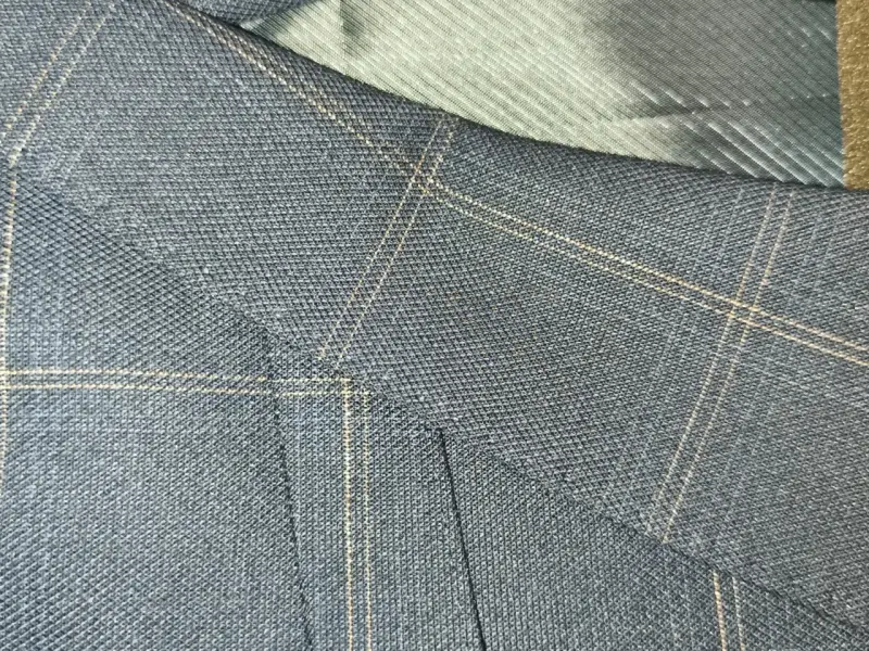 Traje azul a cuadros elegante - 5