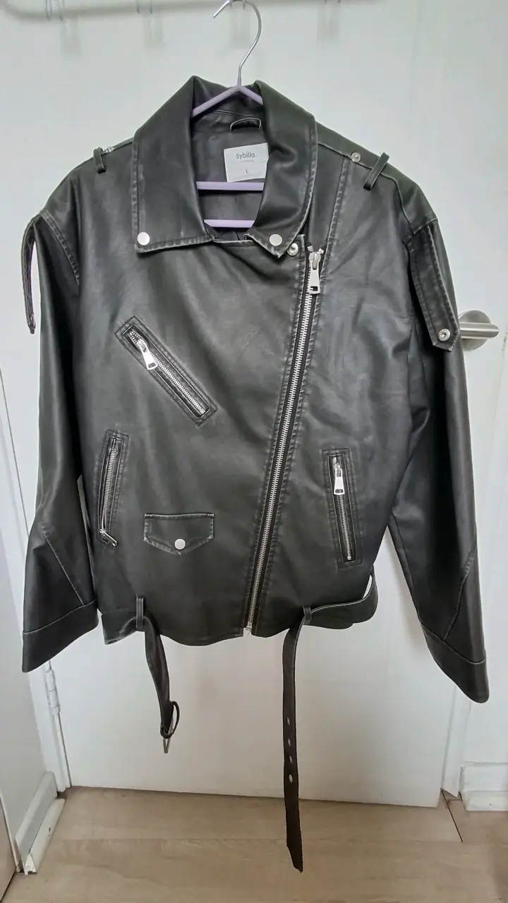 Chaqueta de cuero negra - 1