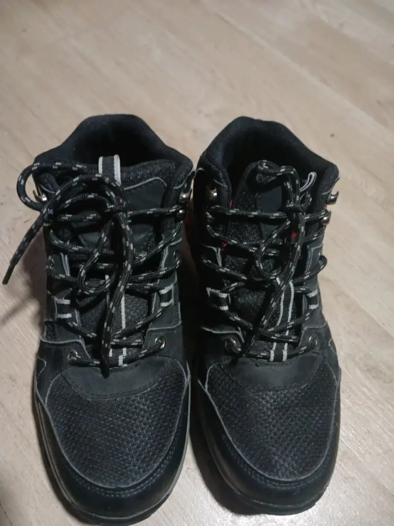 Bototos de trekking negros - 1