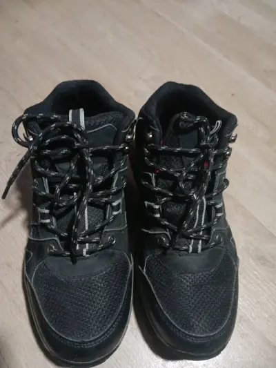 Bototos de trekking negros - miniatura 1