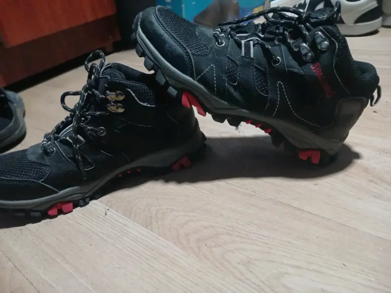 Bototos de trekking negros - 2