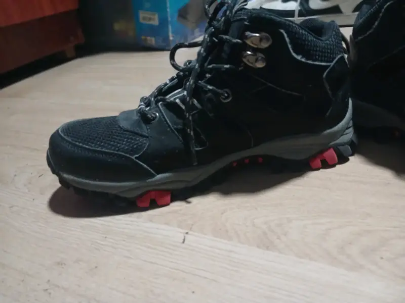 Bototos de trekking negros - 3