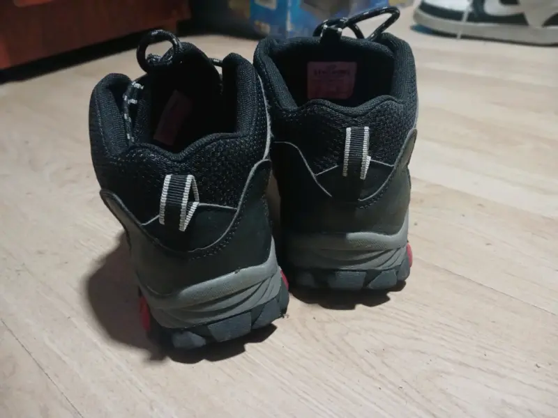 Bototos de trekking negros - 5