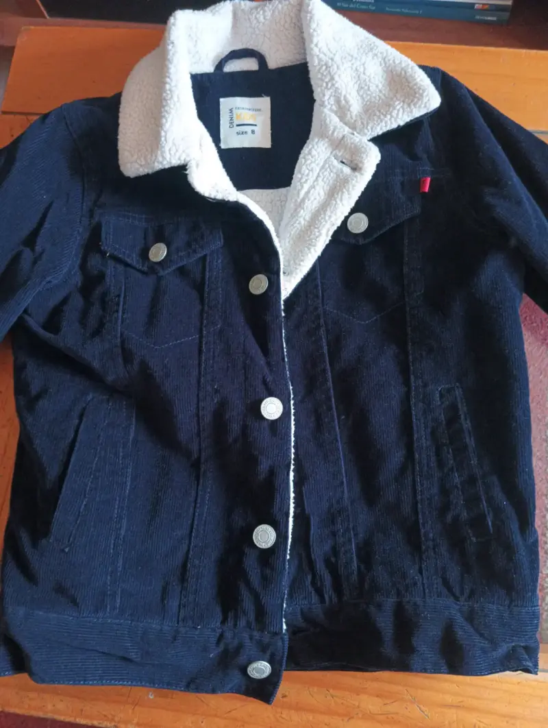 Chaqueta de corderoy azul niño