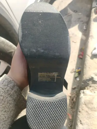 Botines negros con hebillas - miniatura 6
