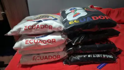 Poleras y polerones personalizados - miniatura 1