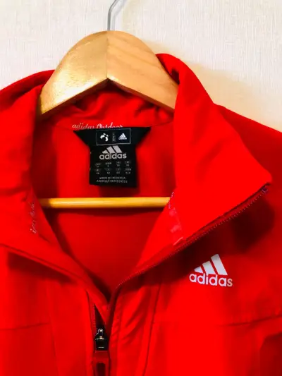 Chaqueta roja Adidas deportiva - miniatura 2