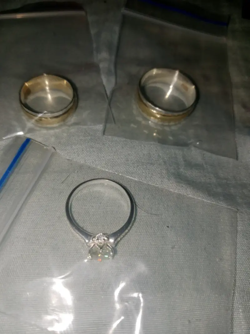 Juego de anillos de boda