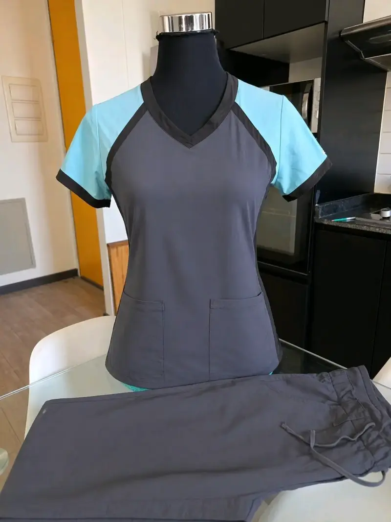 Uniformes Clínicos Reciclados Premium - 5