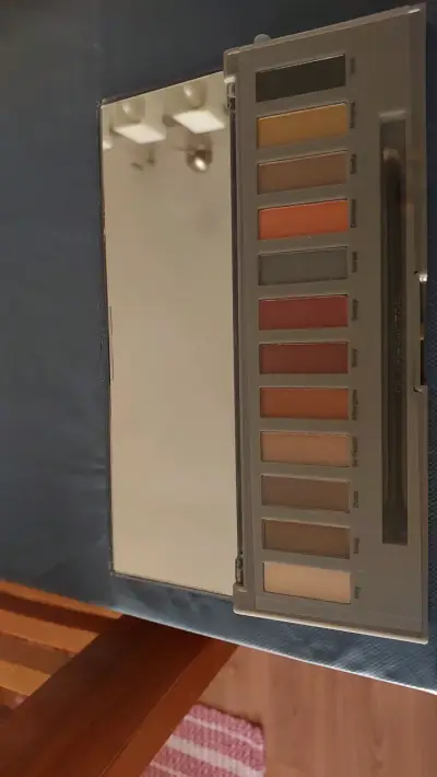 Paleta de sombras Silver Dazzle - miniatura 2
