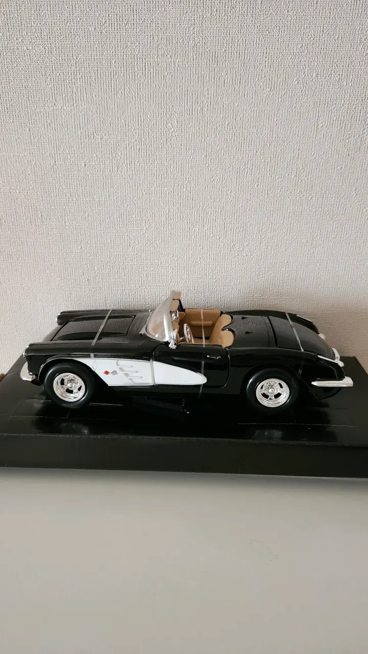 Chevrolet Corvette año 1959 escala 1:24 - 4