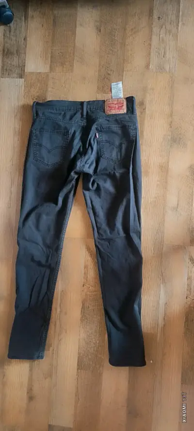 Jeans Levi's oscuros originales - miniatura 4
