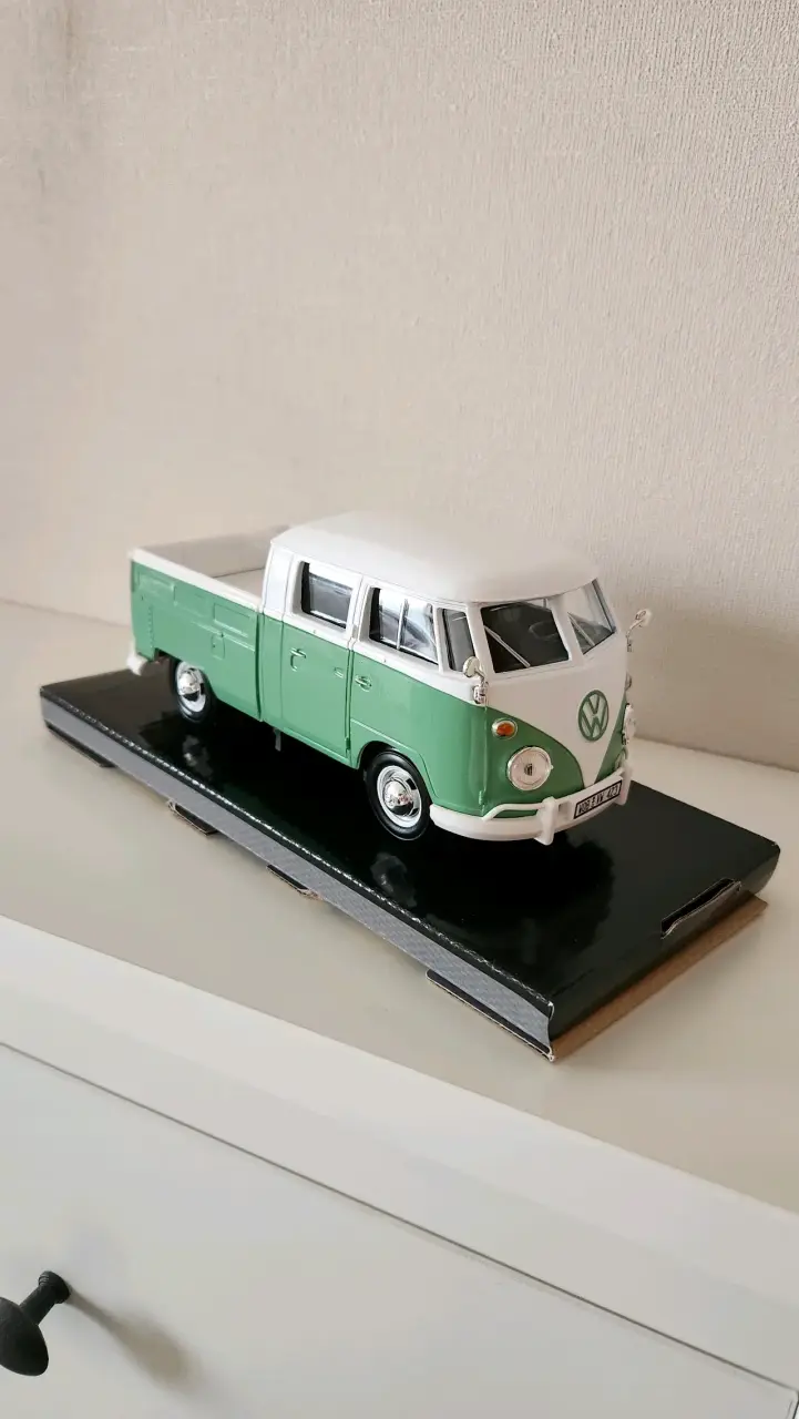 Volkswagen doble pickup escala 1:24 - 1