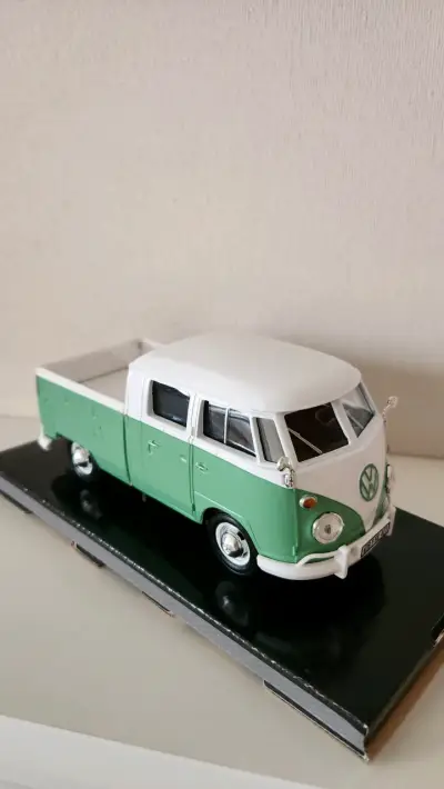 Volkswagen doble pickup escala 1:24 - miniatura 2