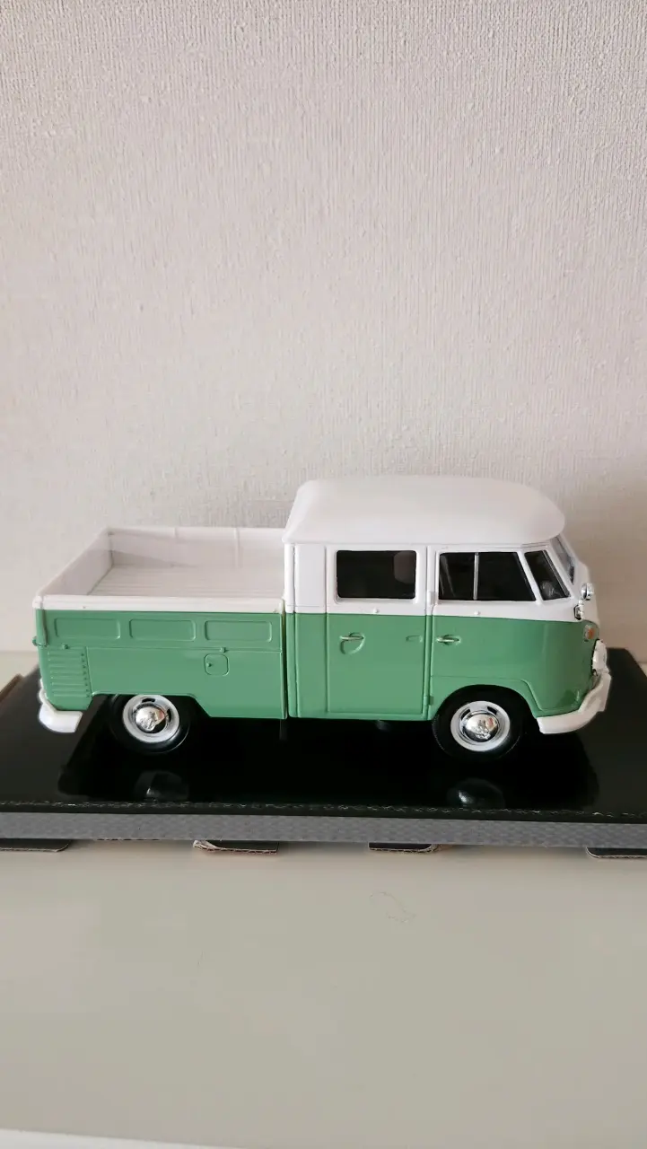 Volkswagen doble pickup escala 1:24 - 6