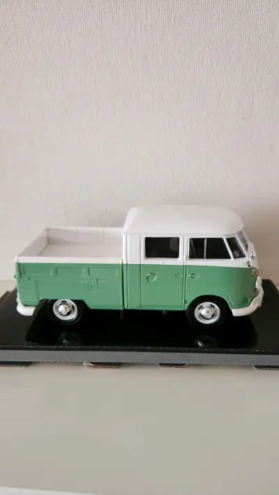 Volkswagen doble pickup escala 1:24 - miniatura 6