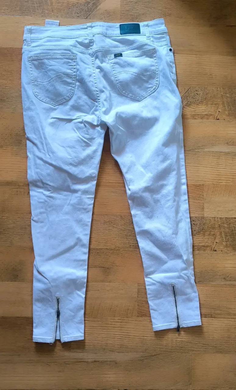 Jeans blancos con cierres - 1
