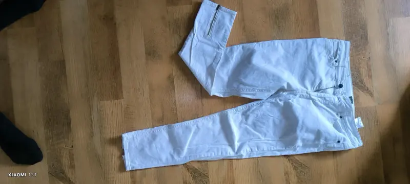 Jeans blancos con cierres - 5