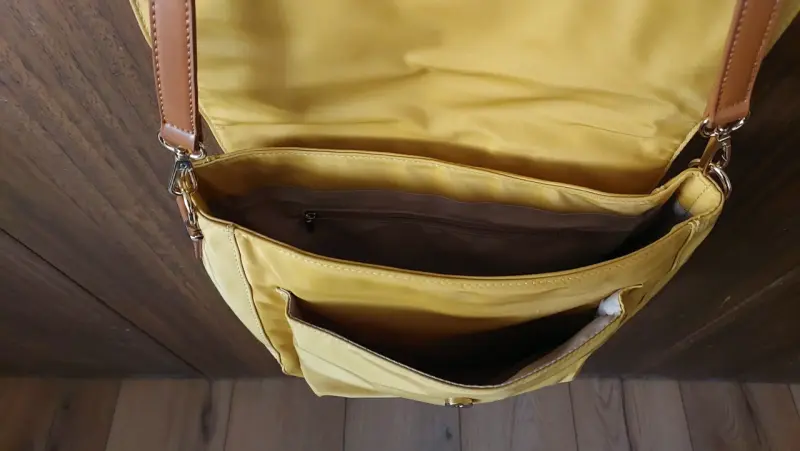 Cartera bandolera amarilla - 4