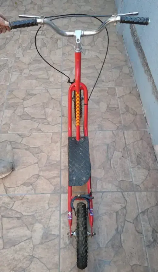 Scooter rojo todoterreno/ Monopatín rojo - 2