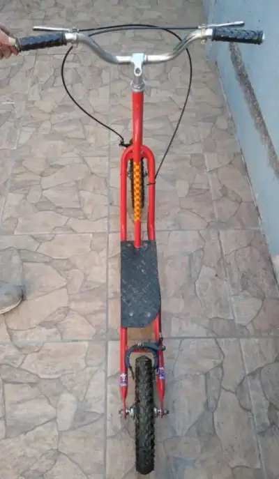 Scooter rojo todoterreno/ Monopatín rojo - miniatura 2