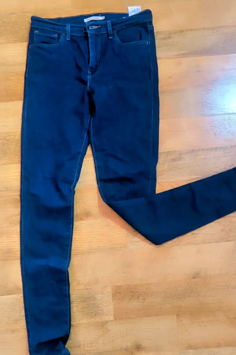 Jeans azul oscuro de mujer - 2