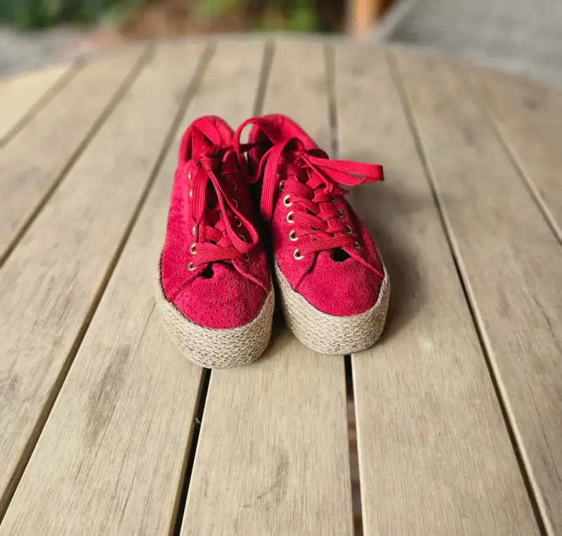 Zapatillas rojas talla 35 con plataforma - 1