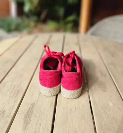 Zapatillas rojas talla 35 con plataforma - miniatura 3