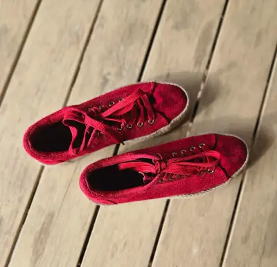 Zapatillas rojas talla 35 con plataforma - miniatura 4