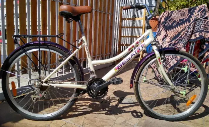 Bicicleta clásica beige - 4
