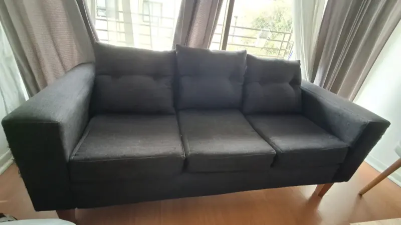 Sofá negro de 3 cuerpos - 1
