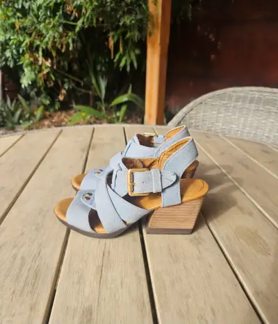 Sandalias  CAT azules con hebilla - miniatura 2