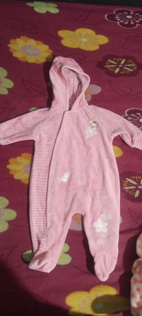 Ropa de bebe en buen estado - 1