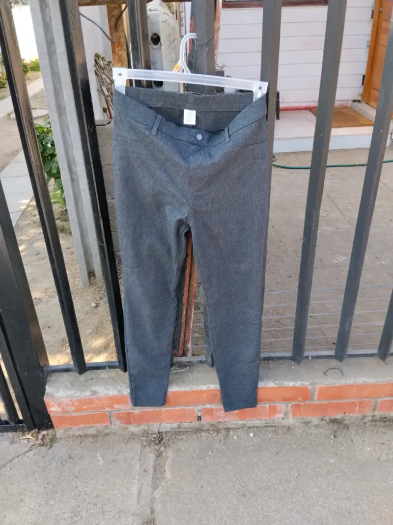 Pantalones grises casuales - 1