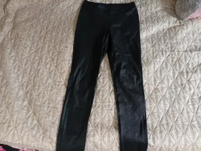Pantalones leggings negros brillantes - miniatura 2