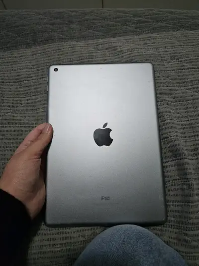 Ipad 6th generación 32gb - miniatura 3