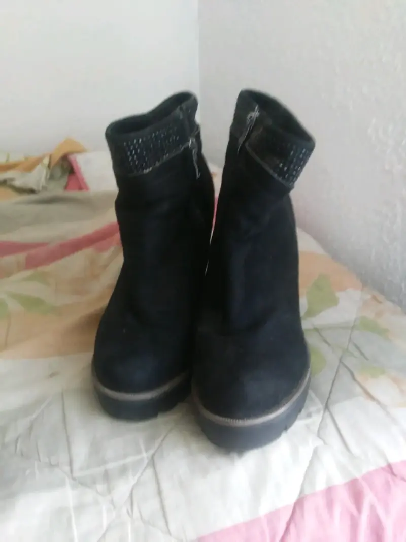 Botines negros con tacón alto - 2