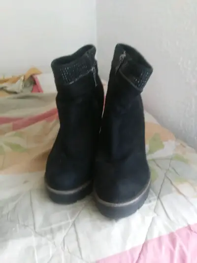 Botines negros con tacón alto - miniatura 2
