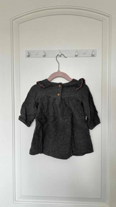 Vestido gris bordado niña 6 meses - miniatura 3
