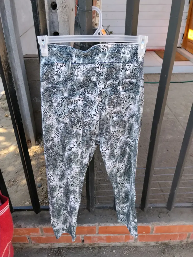 Pantalones estampados blanco y negro - 2