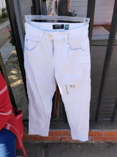 Pantalones blancos Foster talla 40 - miniatura 1