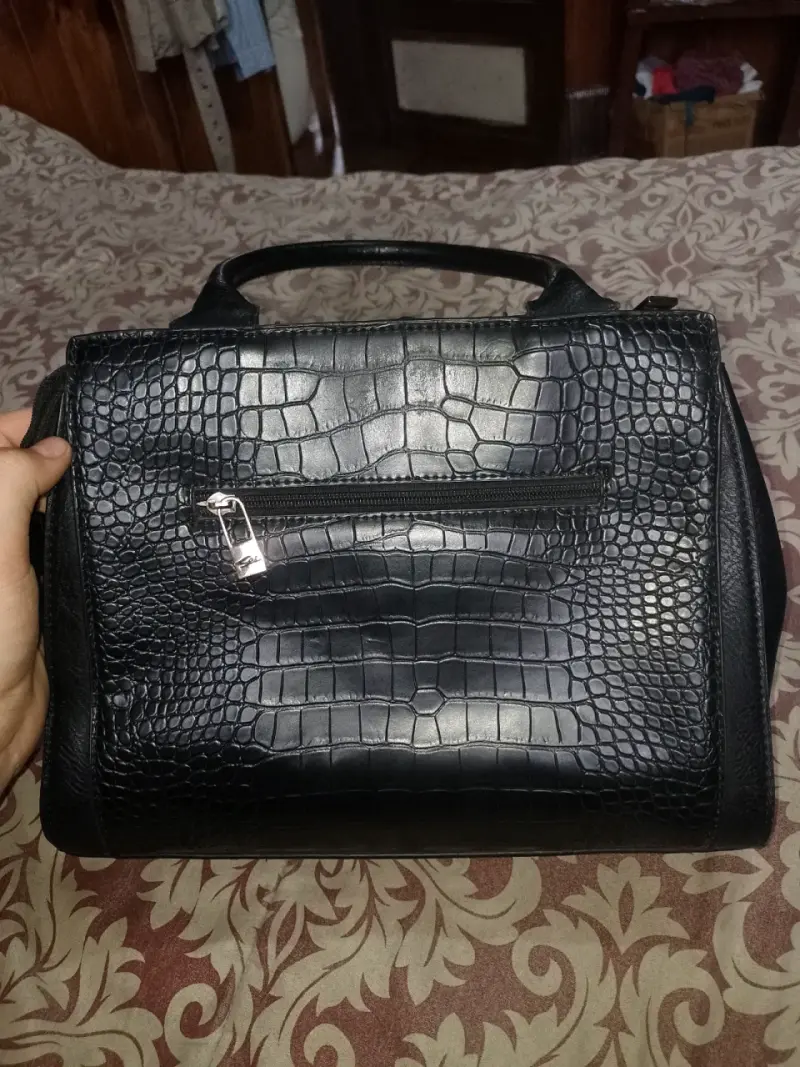 Cartera negra de cuero sintético - 2