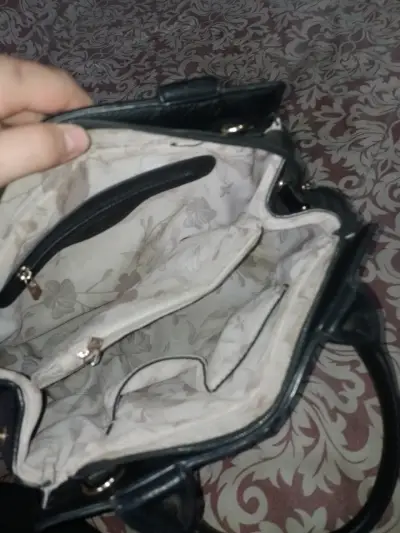 Cartera negra de cuero sintético - miniatura 3